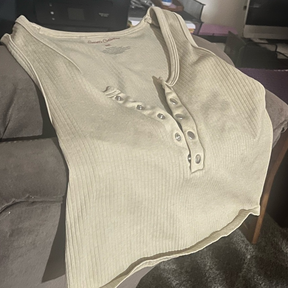 Suzette Collection Cropped No Sleeve Tee